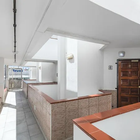 Chic, Cosy & Quiet Near The 아파트